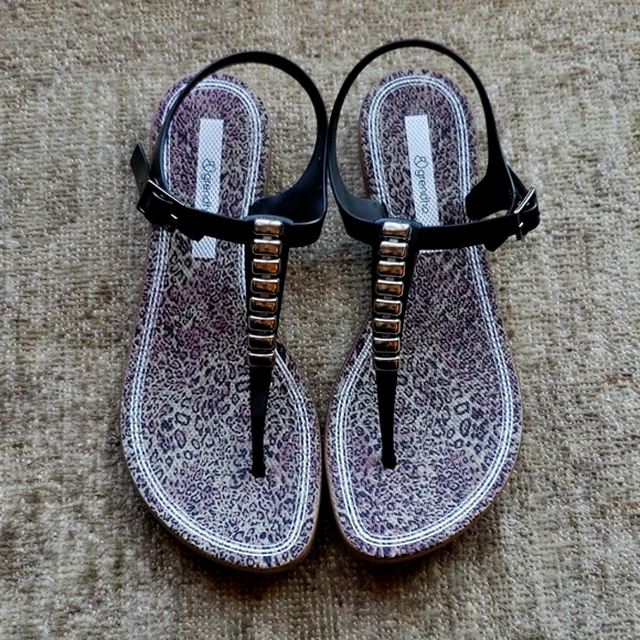 Made in Brazil Grendene sandals - Picture 1 of 9